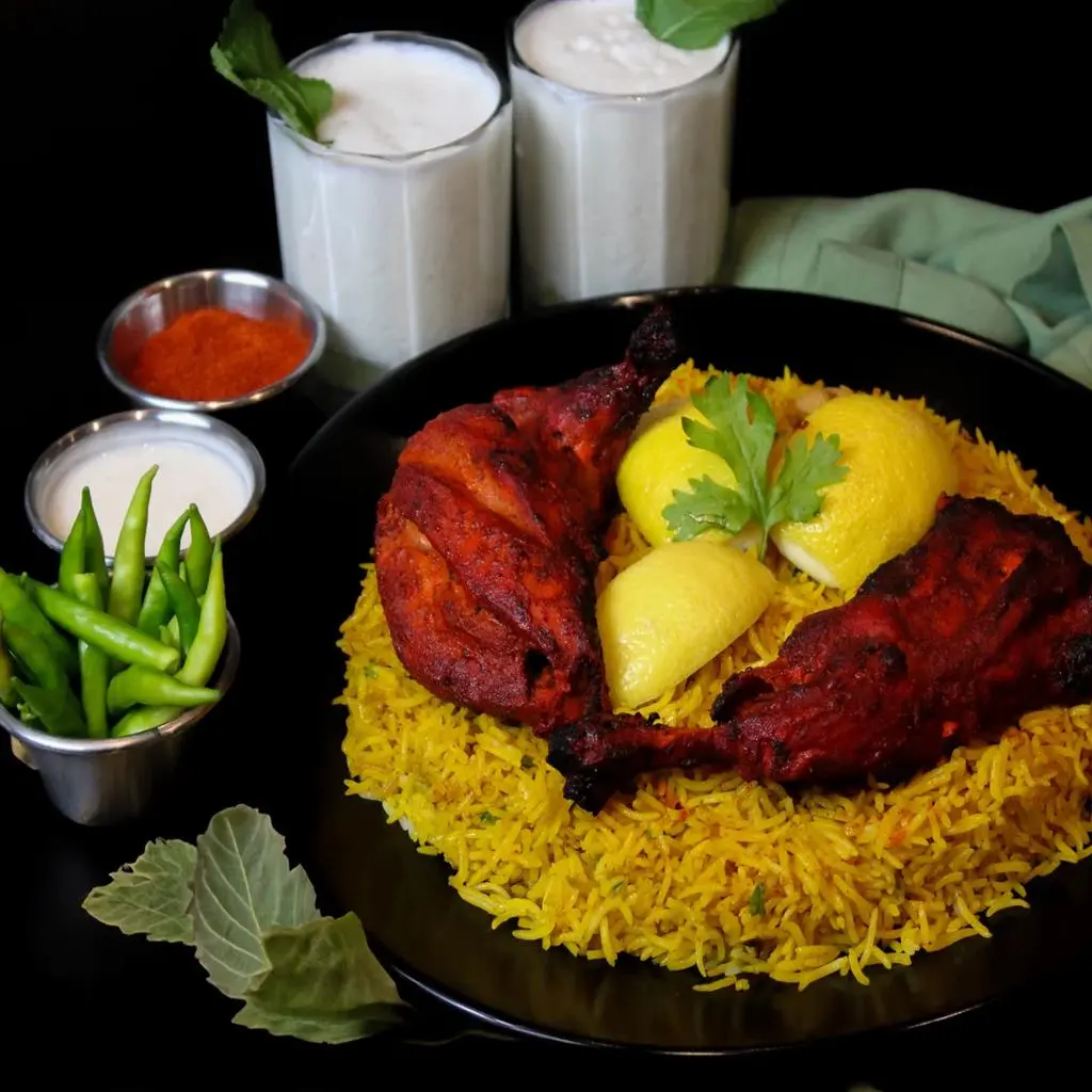 أرز برياني مع دجاج تندوري